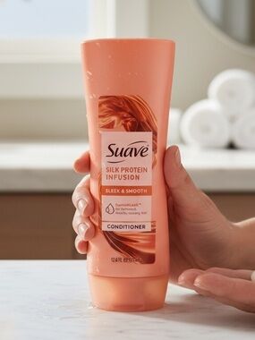 Suave Silk Protein Infusion Sleek & Smooth Conditioner - Peach